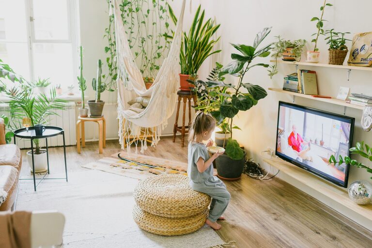 Cozy Living: Easy Tips to Create an Inviting Space on a Budget
